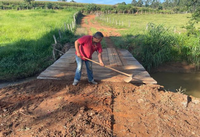 PREFEITURA RESTAURA PONTE NOS BAIRROS JAGUARIZINHO E JUNCO PRETO